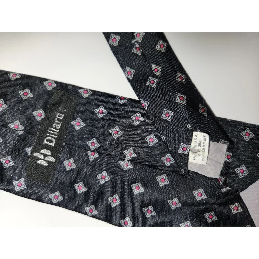 Dillards 100% Italian Silk Necktie Black Red Gray Tiny Flowers Tie EUC